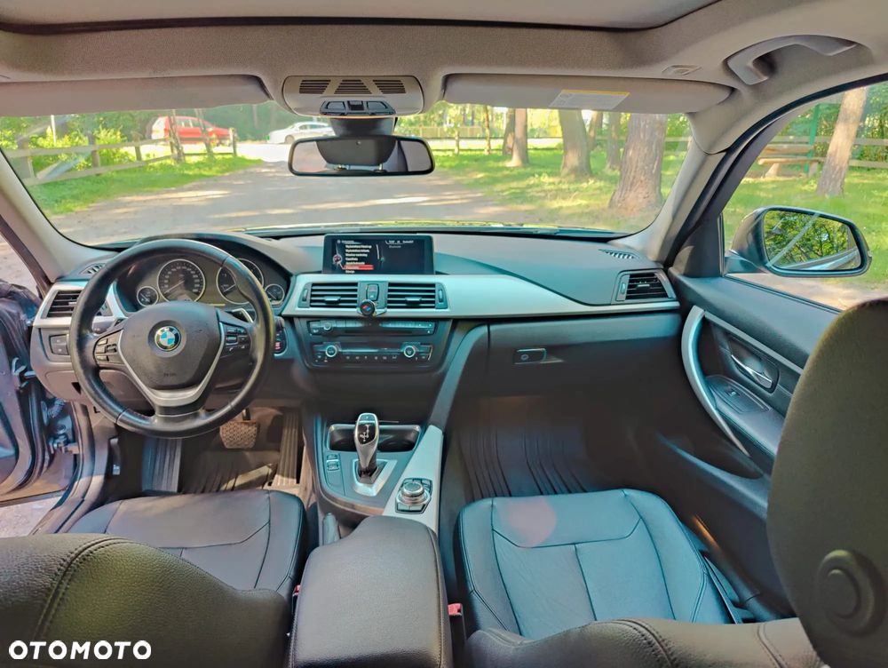 BMW Seria 3 330d xDrive Modern Line - 15