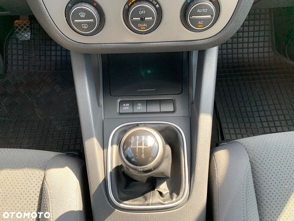 Volkswagen Golf - 14