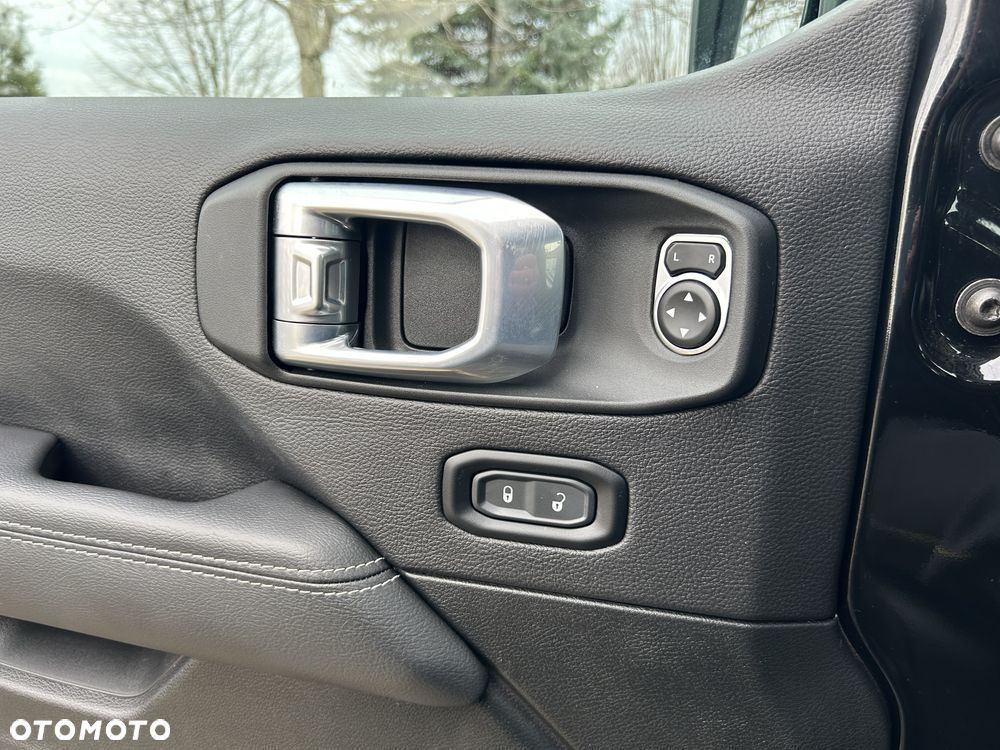 Jeep Wrangler Unlimited GME 2.0 Turbo Sahara - 24