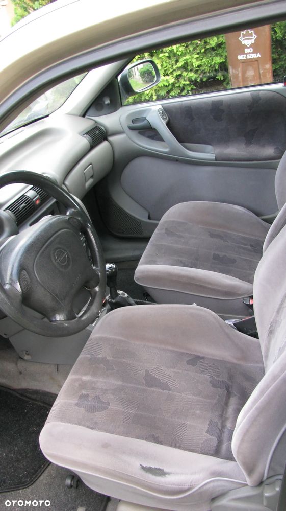 Opel Astra 1.7 TD - 17