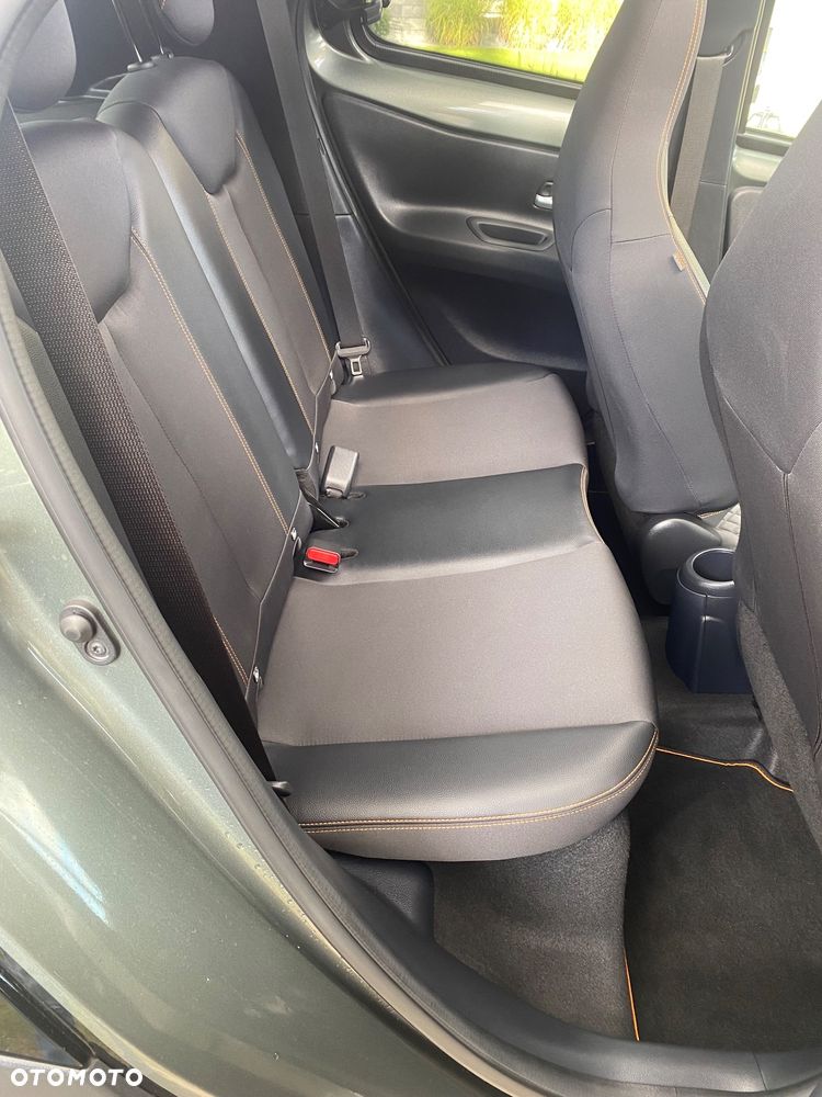 Toyota Aygo X 1.0 VVT-i JBL Edition X-shift - 24