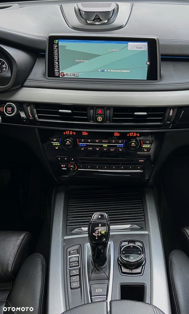 BMW X5 xDrive50i - 18