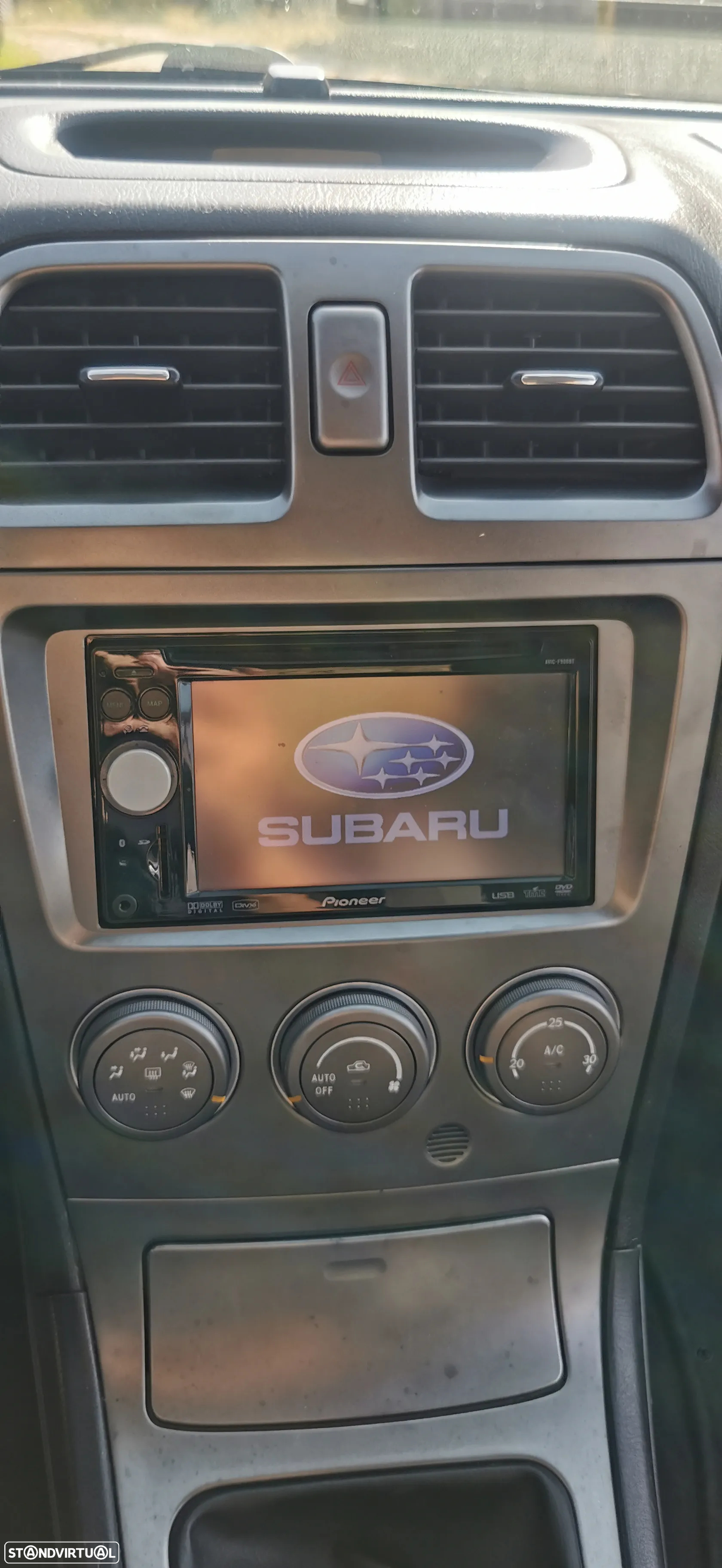Subaru Impreza Sedan 2.0 R - 8