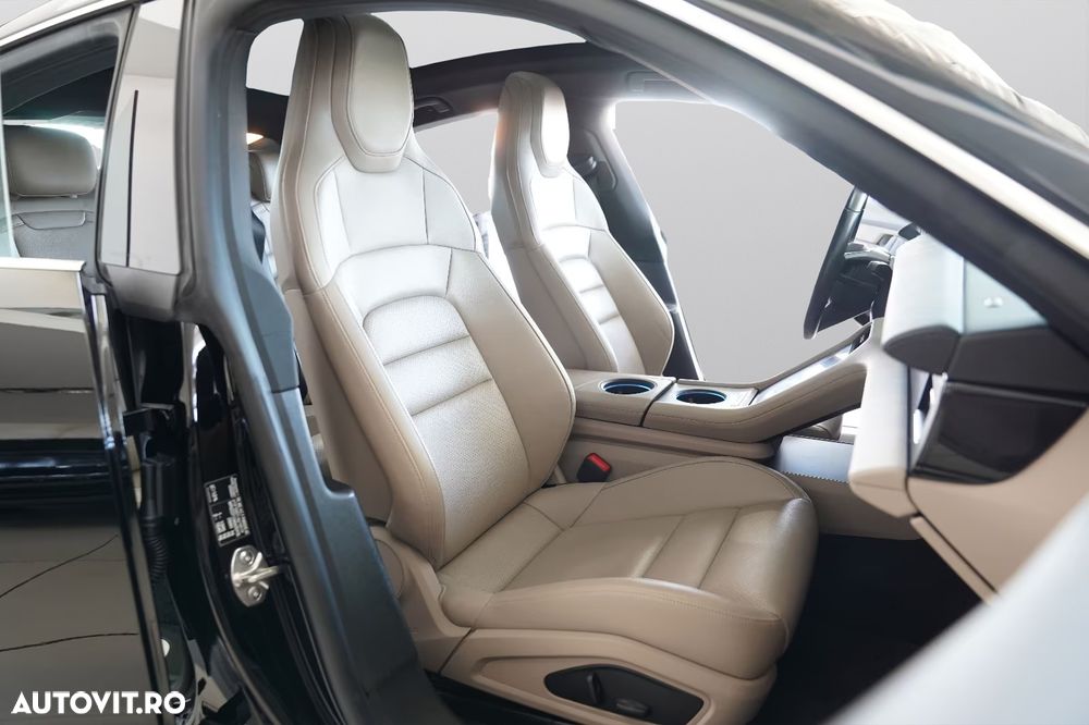 Porsche Taycan 4S - 16