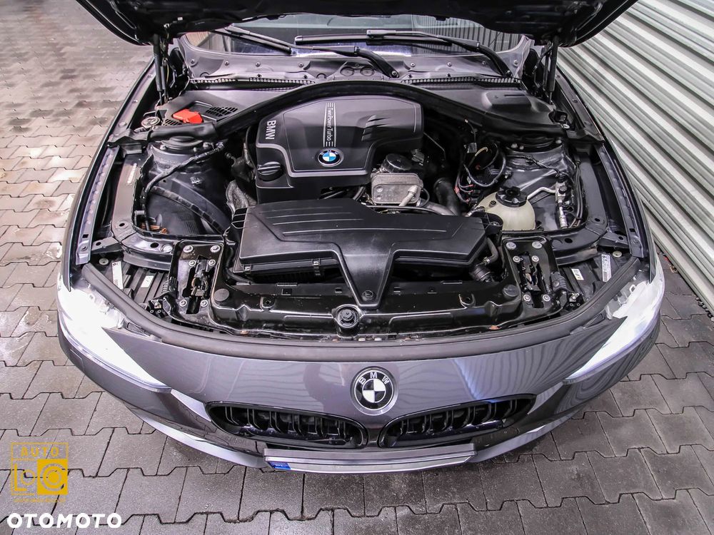 BMW Seria 3 320i M Sport - 14