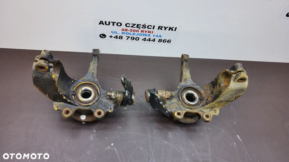 Ford C-Max Focus Zwrotnica Prawa lewa 3M51-3K170  3M51-3K171 - 2