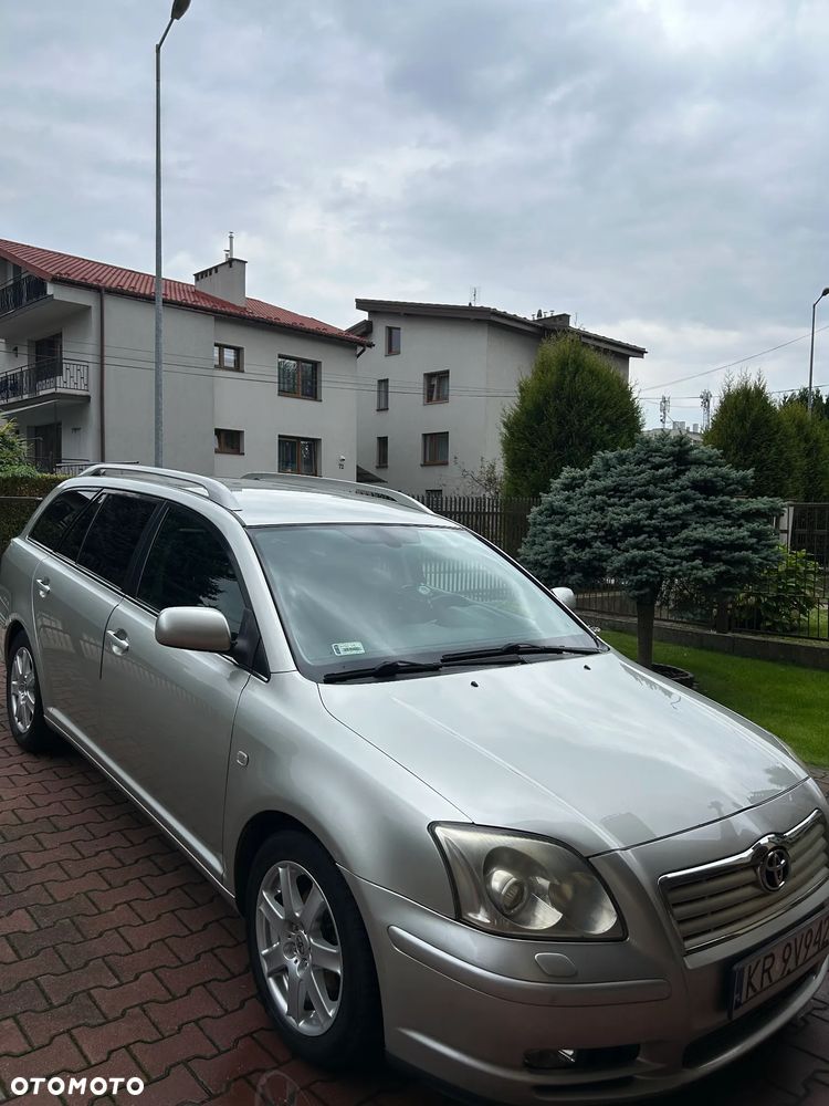 Toyota Avensis 1.8 VVT-i Luna - 1