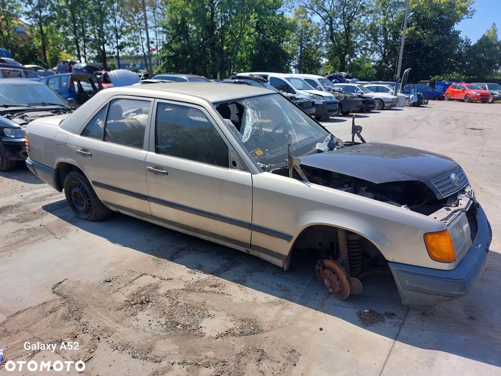 Zderzak MERCEDES 124 92R lampy,drzwi,klapa.... - 2