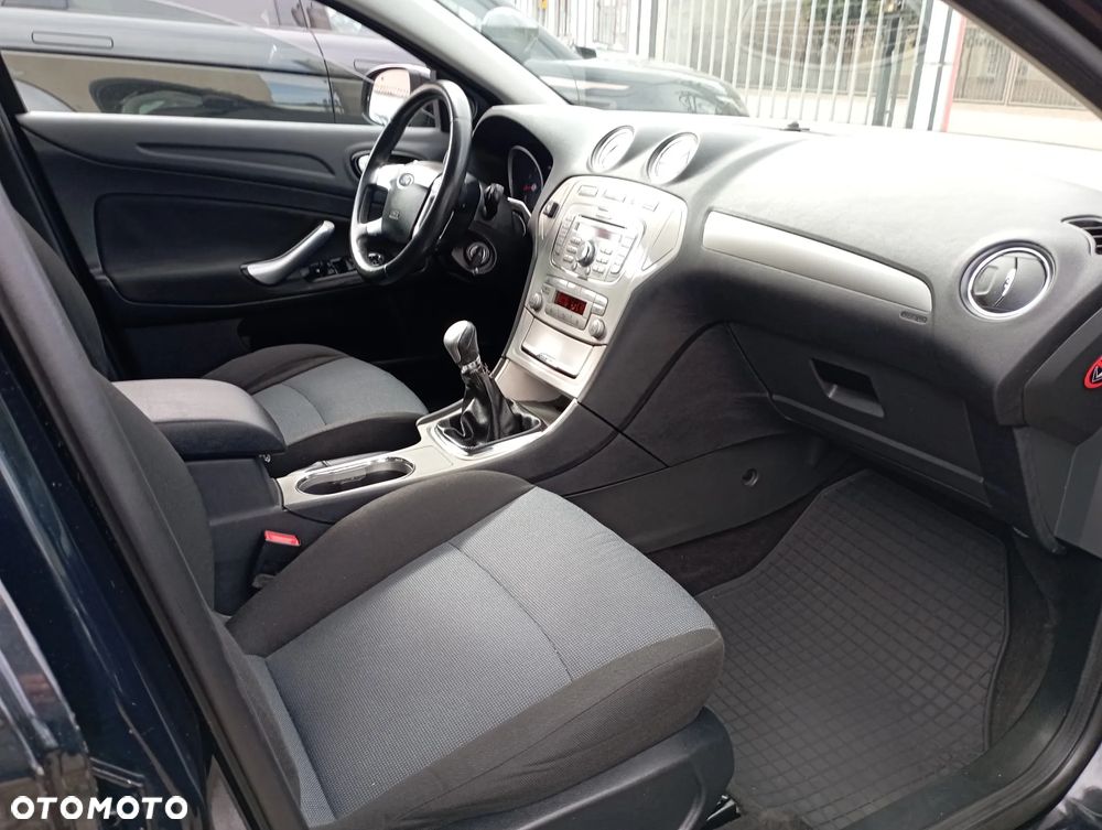 Ford Mondeo 1.6 Trend - 9