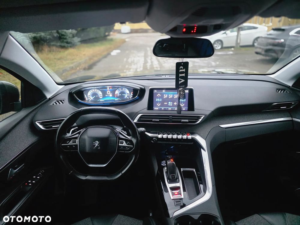 Peugeot 3008 1.6 BlueHDi Active S&S EAT6 - 22