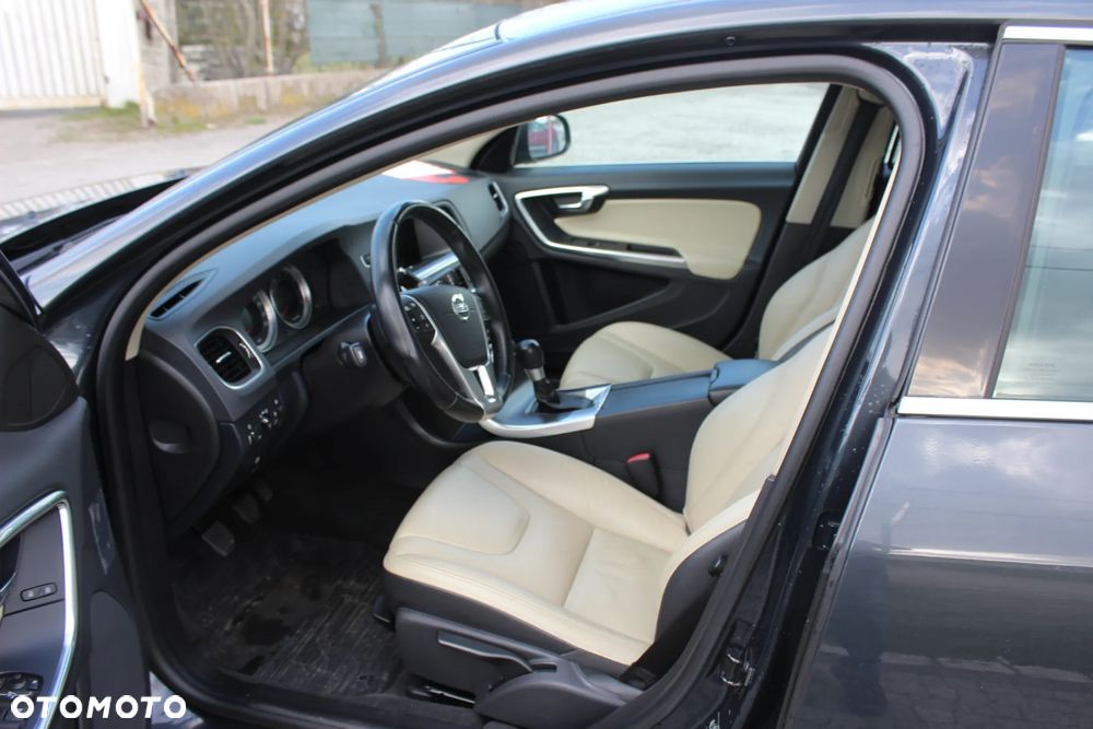 Volvo S60 T3 Summum - 10