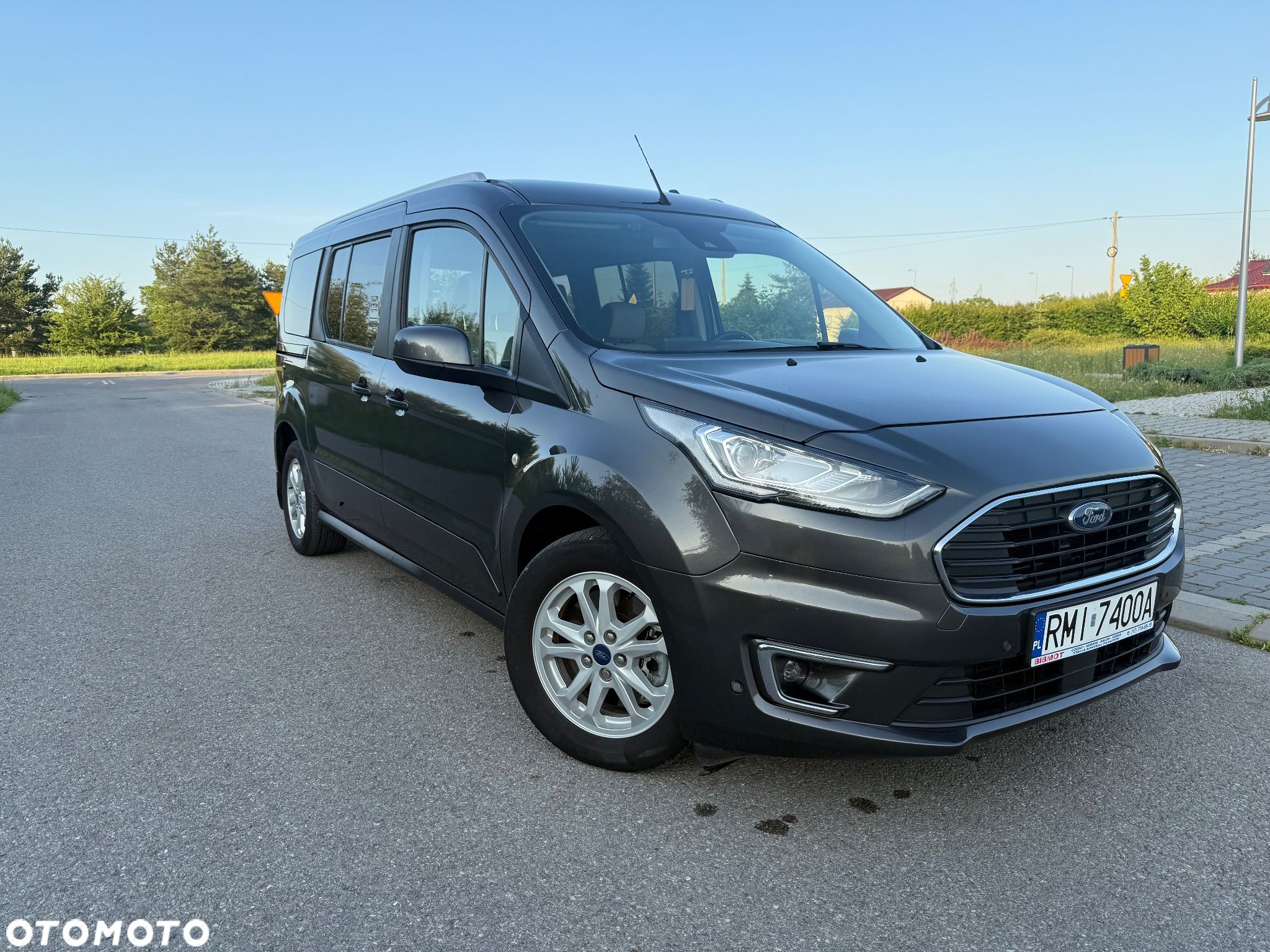 Ford Tourneo Connect Grand - 1