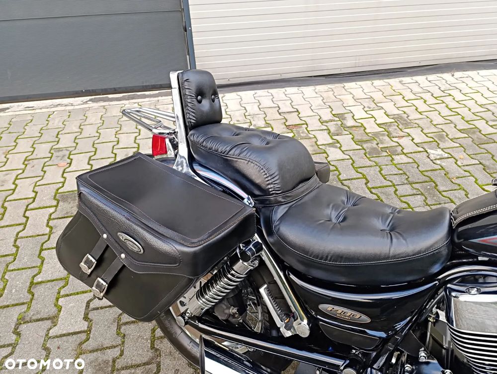 Suzuki Intruder - 18