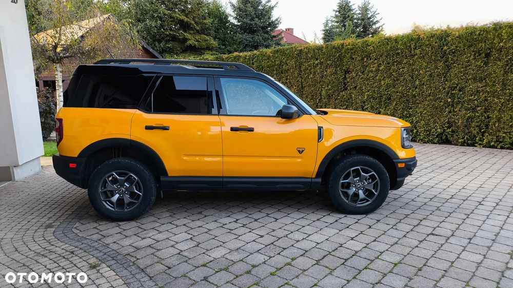 Ford Bronco - 1