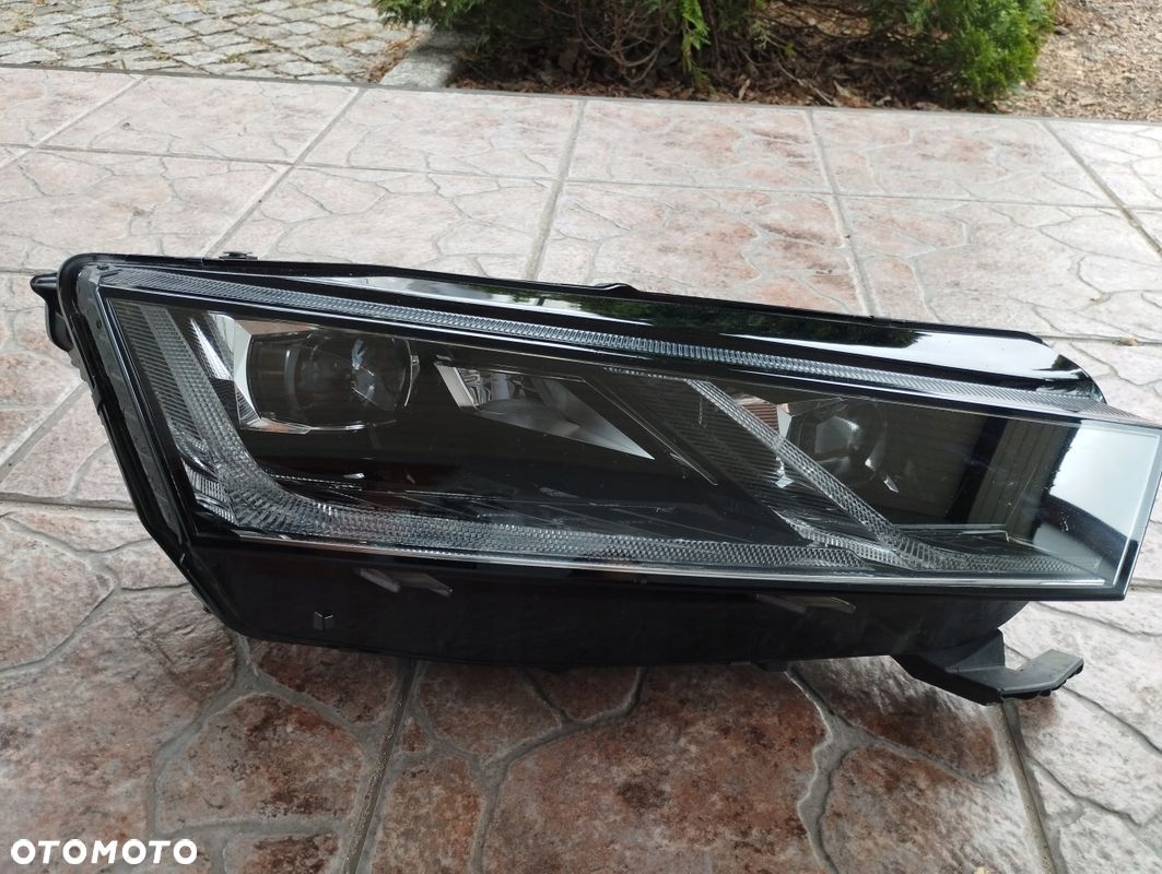 Lampa prawa Full LED Skoda Octavia IV 4 5E4 2019-2024 5E4941016E - 1