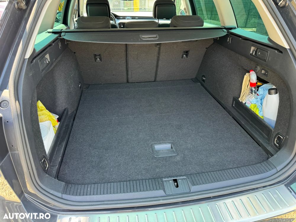 Volkswagen Passat 2.0 TDI SCR DSG Comfortline - 19