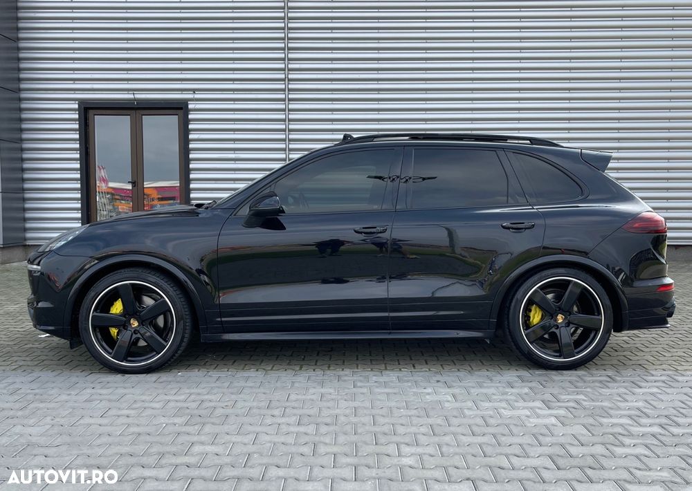 Porsche Cayenne 4.2 L S - 4