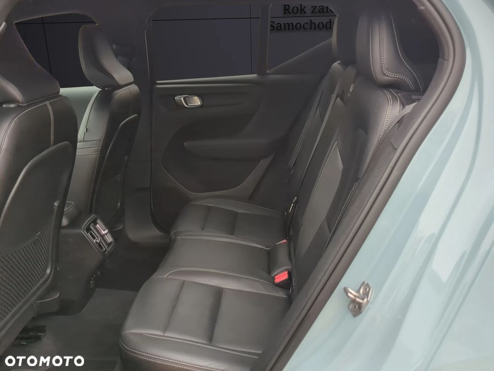 Volvo XC 40 T3 Momentum - 21