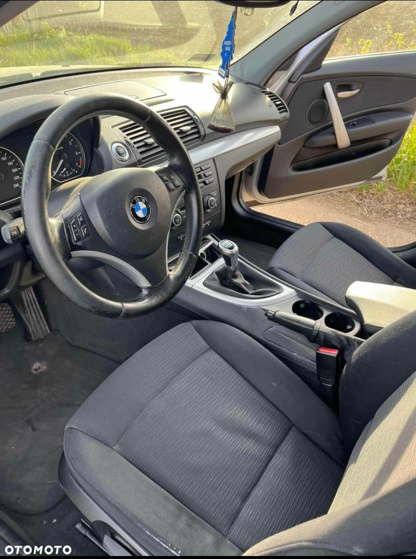 BMW Seria 1 120i - 4