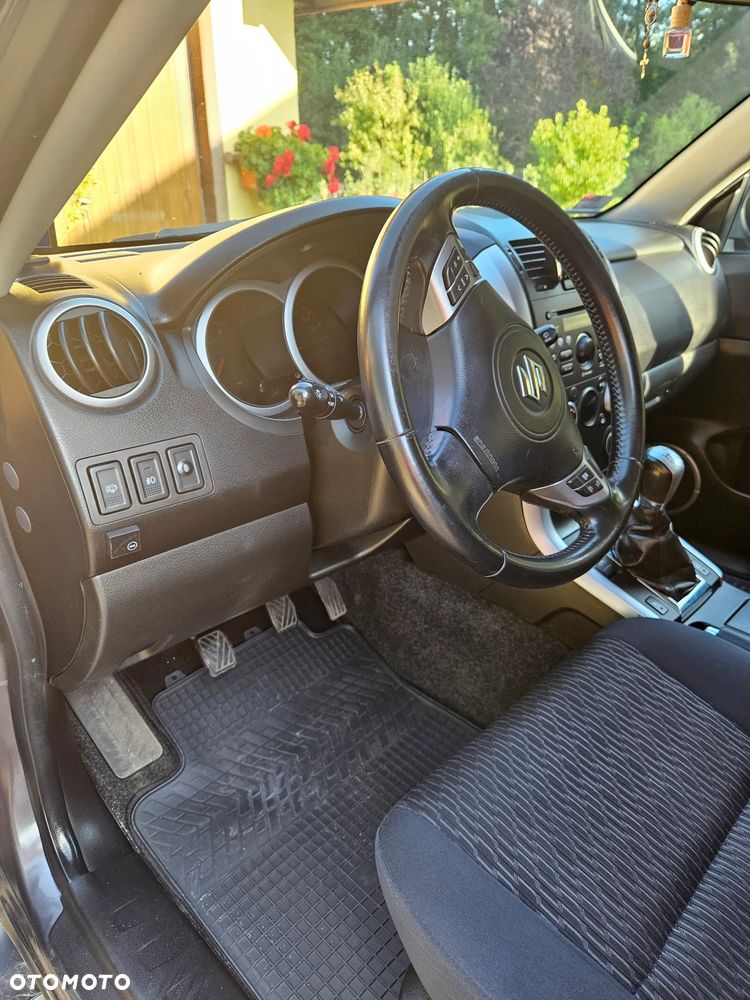 Suzuki Grand Vitara 2.4 Premium EU5 - 9