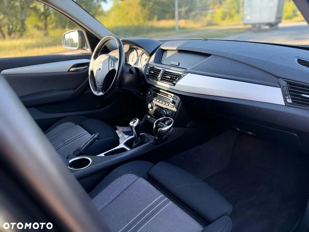 BMW X1 sDrive18d Sport Line - 14