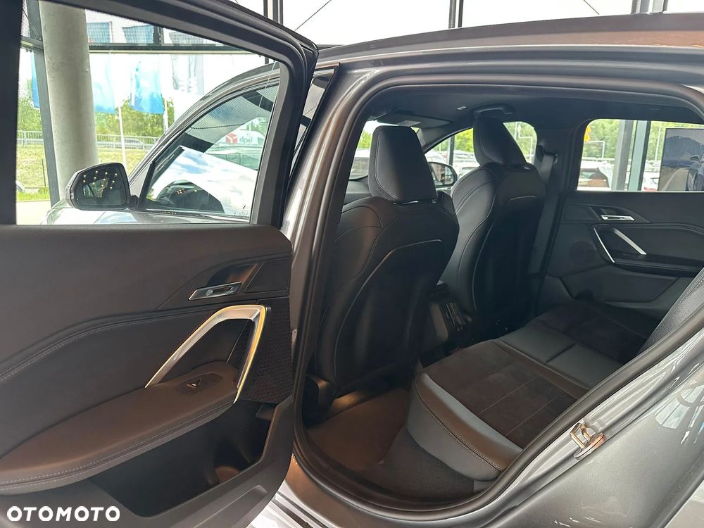 BMW iX2 eDrive20 66.5kWh M Sport Edition - 21