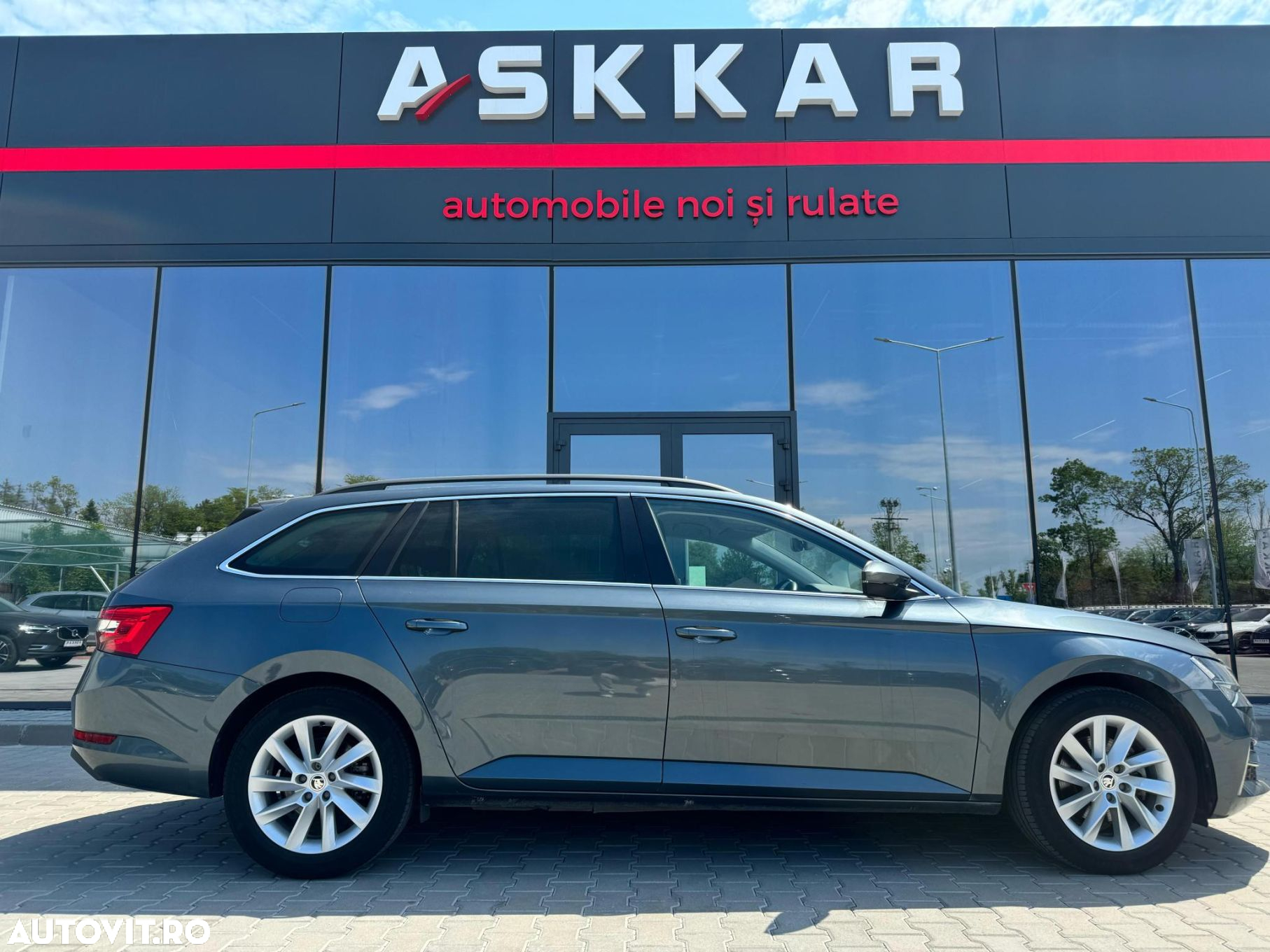 Skoda Superb Combi 1.4 TSI iV DSG Ambition - 4