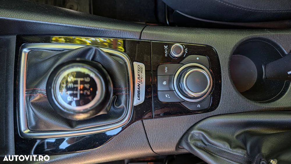 Mazda 3 SKYACTIV-G 120 Urban Limited - 12