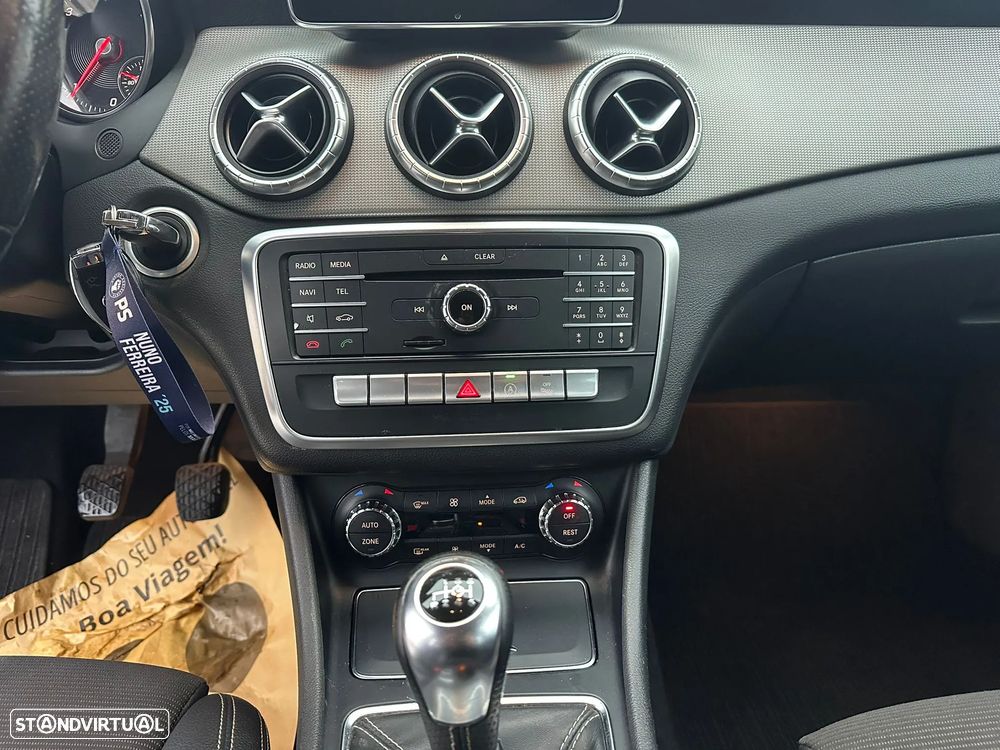 Mercedes-Benz CLA 180 d BlueEFFICIENCY Edition - 17