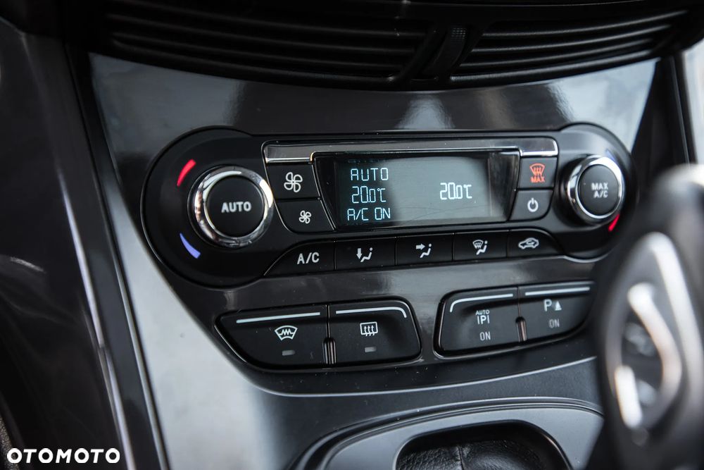 Ford Kuga 2.0 TDCi 4x4 Titanium - 22