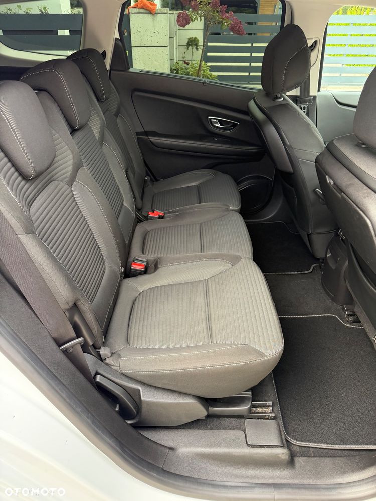 Renault Grand Scenic - 26