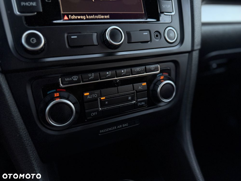 Volkswagen Golf - 22