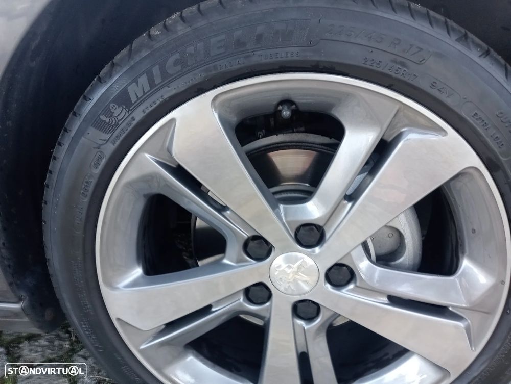 Peugeot 308 SW 1.2 PureTech Allure Pack - 11