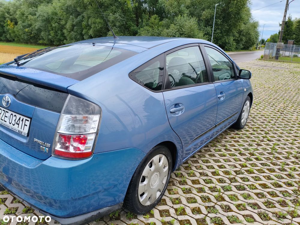 Toyota Prius 1.5 VVT-i Sol - 4