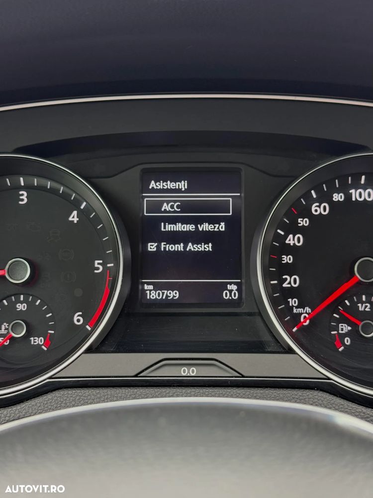 Volkswagen Passat 2.0 TDI DSG Comfortline - 12