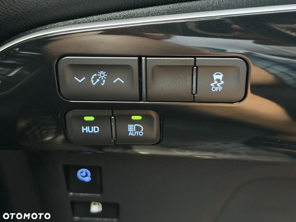 Toyota Prius Hybrid Executive - 34