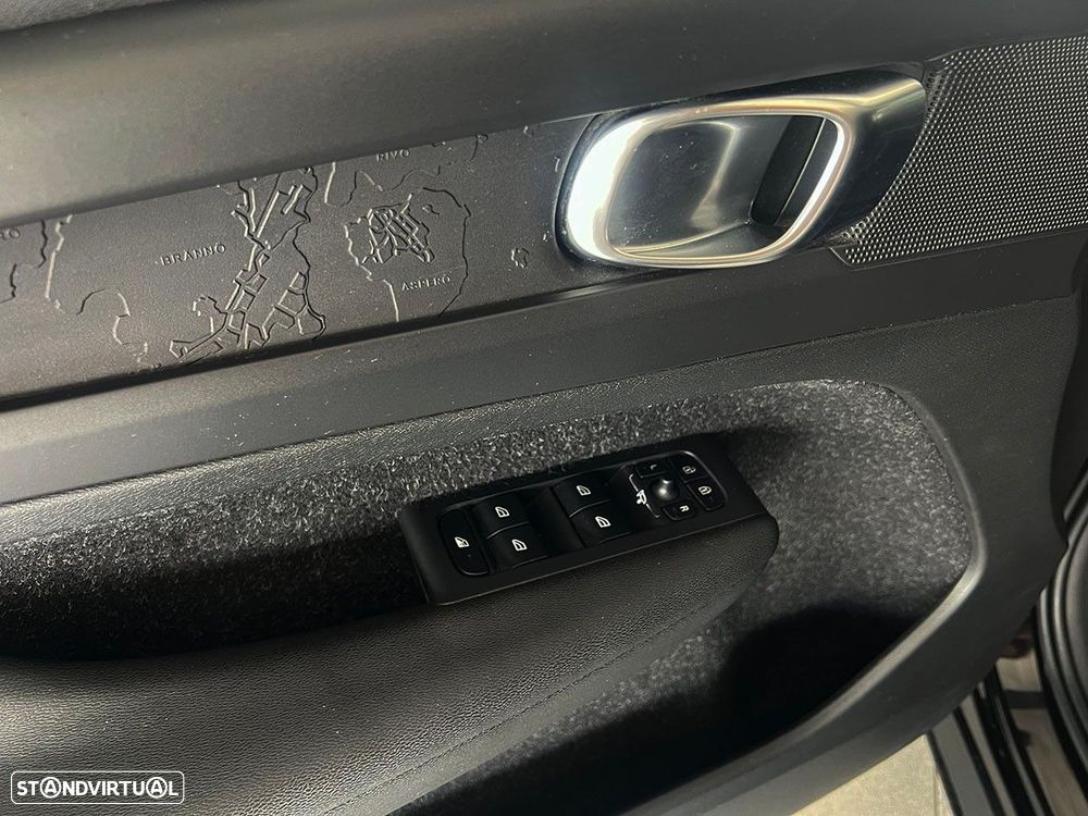 Volvo XC 40 2.0 D3 Momentum - 21