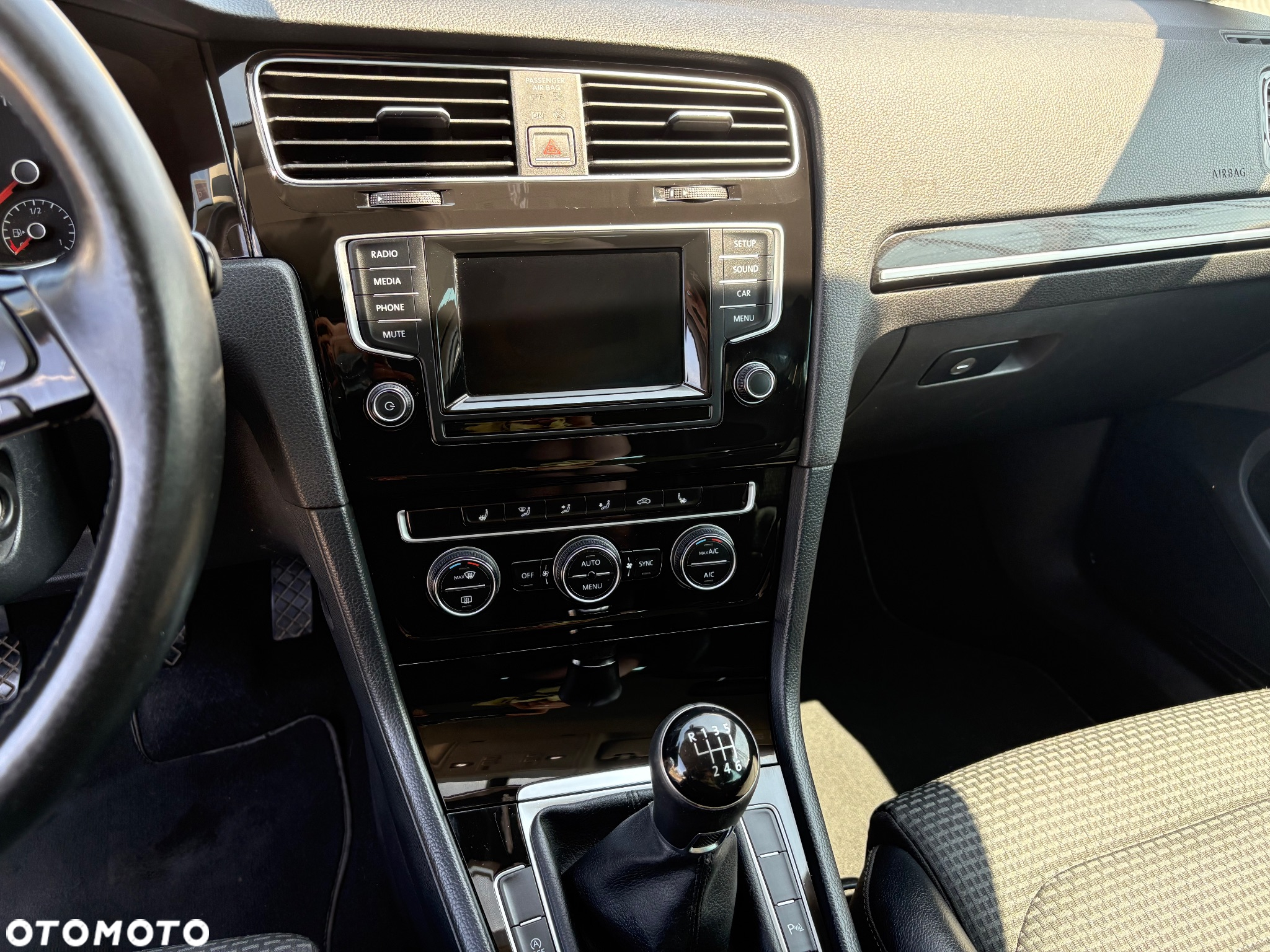 Volkswagen Golf VII 1.4 TSI BMT Highline - 16