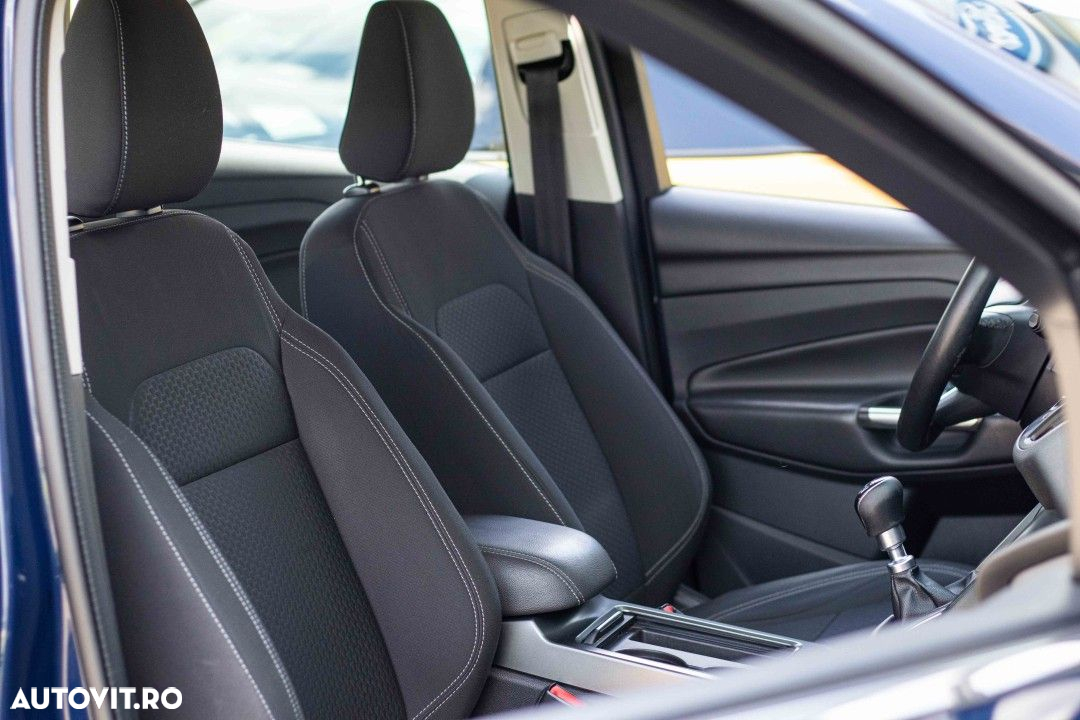 Ford Kuga - 24