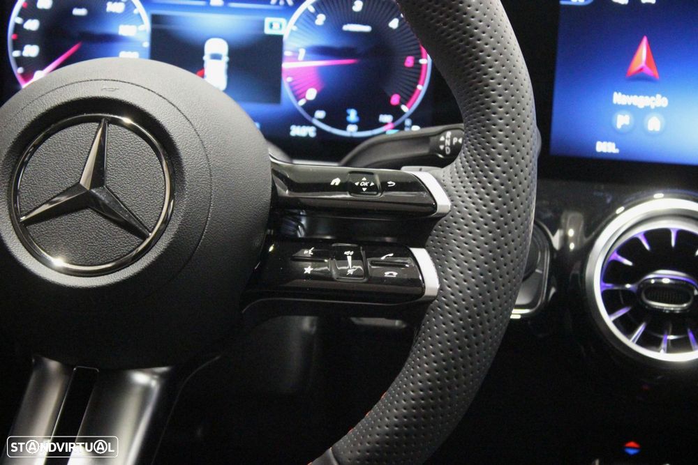 Mercedes-Benz GLA 180 d AMG Line - 18