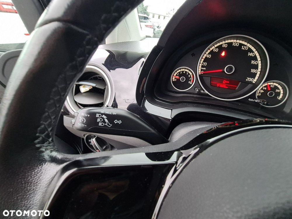 Volkswagen up! 1.0 black - 15