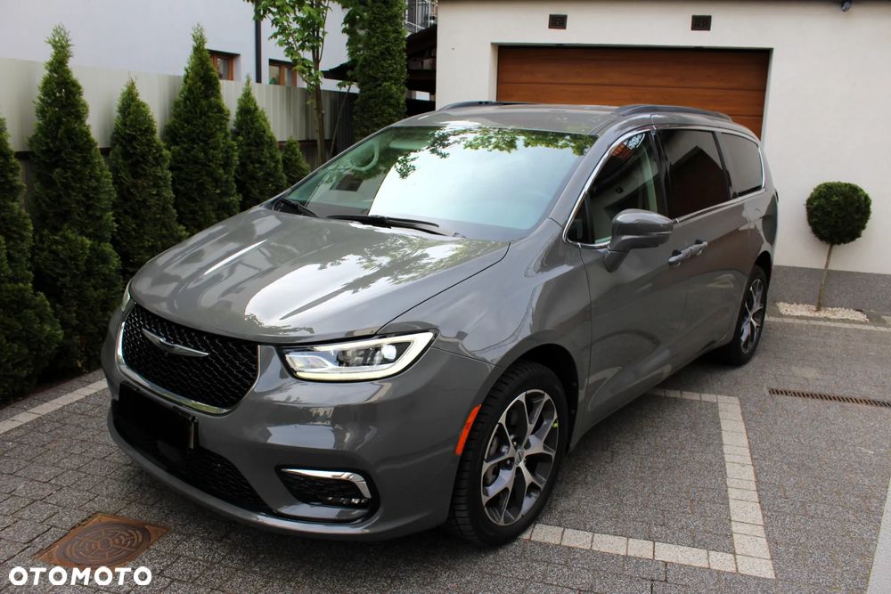 Chrysler Pacifica - 8
