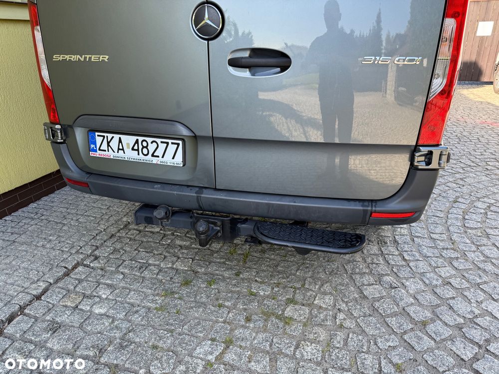 Mercedes-Benz Sprinter - 24