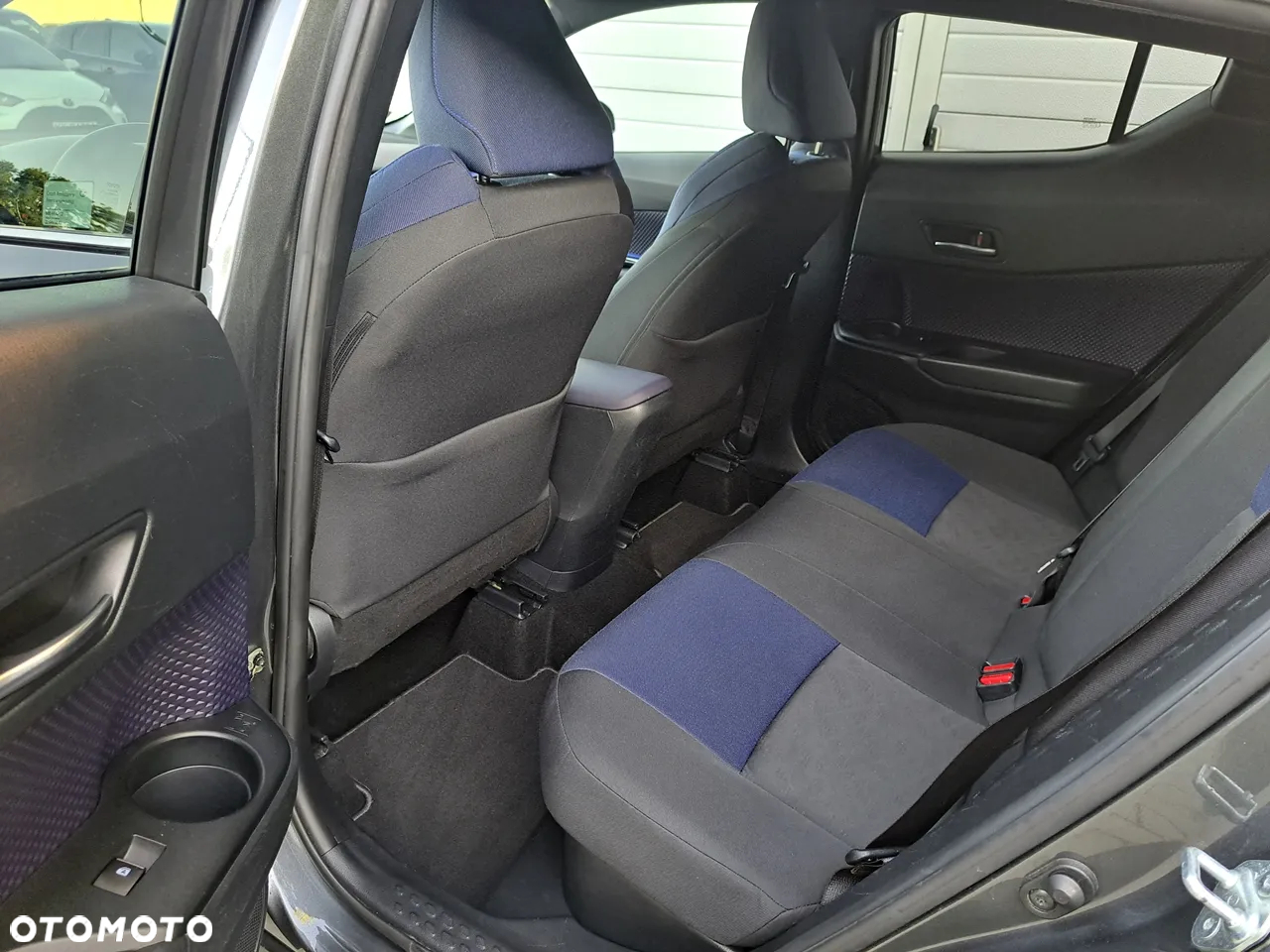 Toyota C-HR 1.8 Hybrid Dynamic - 9