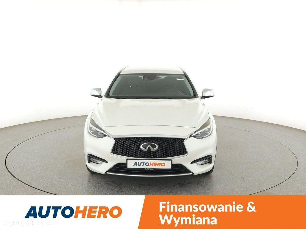 Infiniti Q30 1.5d DCT Premium - 11