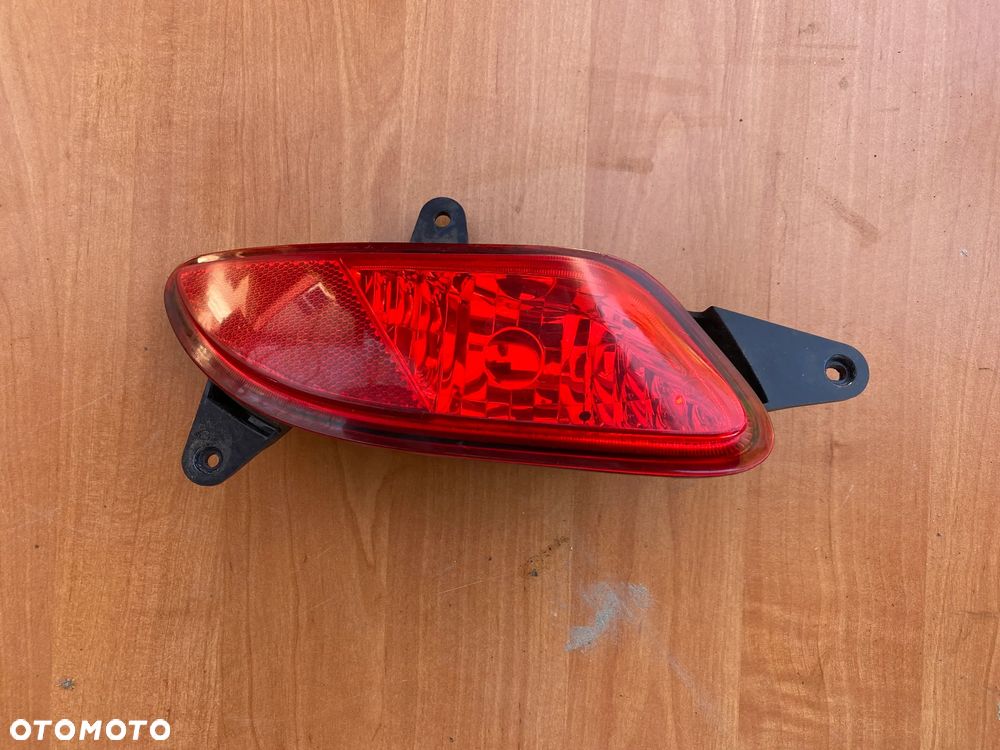 LAMPA TYLNA PRAWA ODBLASK KIA CEED I HB - 2