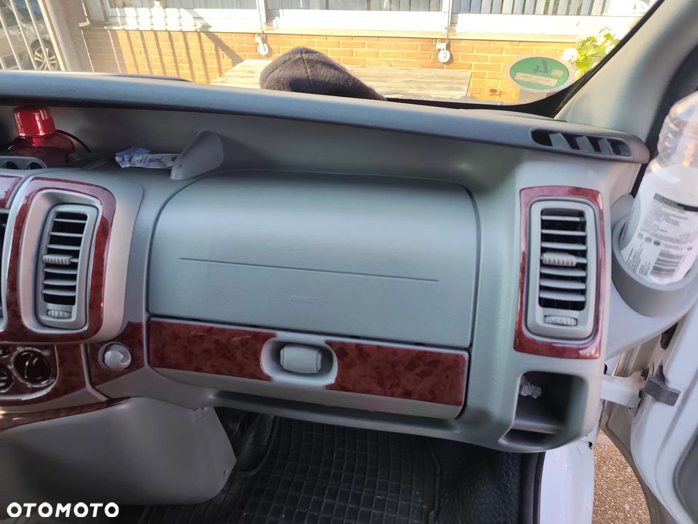 Renault Trafic - 16