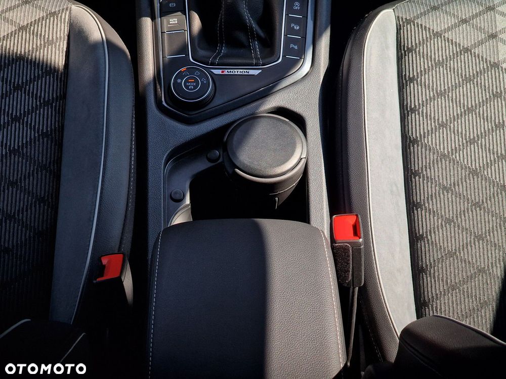 Volkswagen Tiguan 2.0 TDI SCR 4Mot R-Line DSG - 23