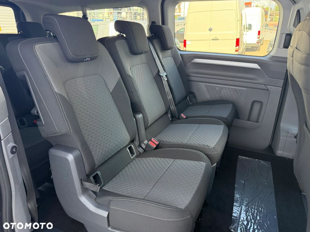 Volkswagen Caravelle - 18