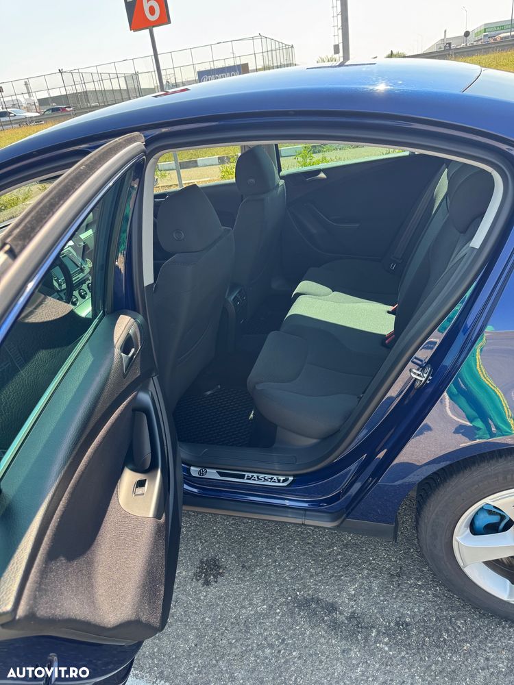 Volkswagen Passat 2.0 TDI DPF DSG Sportline - 10